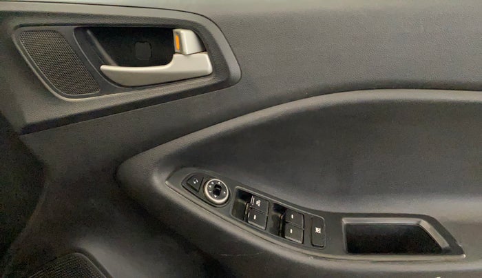 2016 Hyundai i20 Active 1.2 S, Petrol, Manual, 53,323 km, Driver Side Door Panels Control