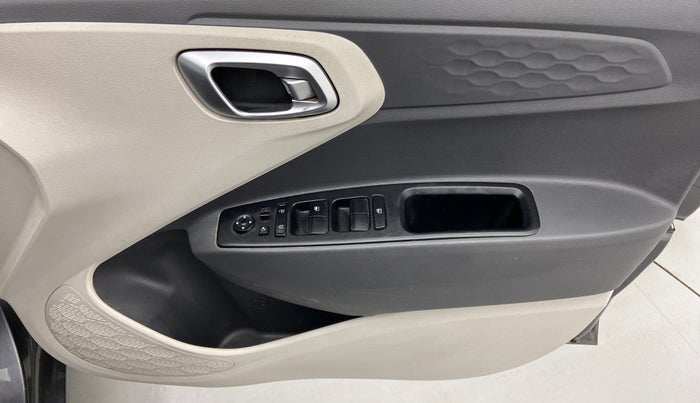 2020 Hyundai AURA SX 1.2 (O), Petrol, Manual, 59,429 km, Driver Side Door Panels Control
