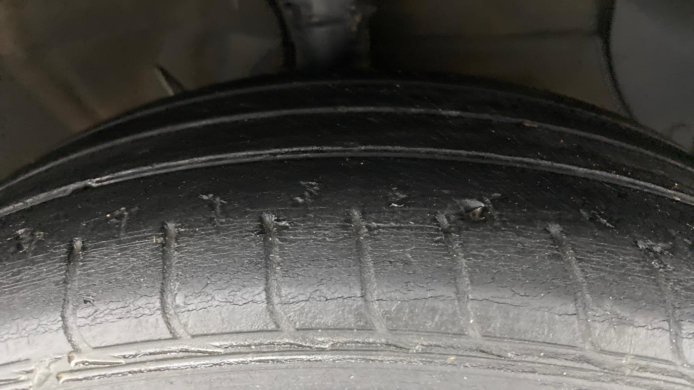 2020 Hyundai AURA SX 1.2 (O), Petrol, Manual, 59,429 km, Right Front Tyre Tread