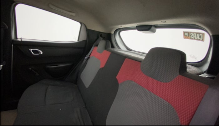2018 Renault Kwid RXT 0.8, Petrol, Manual, 35,966 km, Right Side Rear Door Cabin