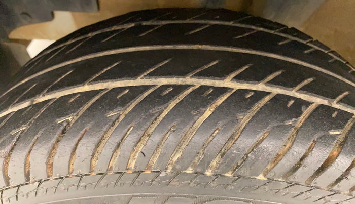 2018 Renault Kwid RXT 0.8, Petrol, Manual, 35,966 km, Left Front Tyre Tread