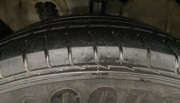 2023 KIA SELTOS  HTK 1.5 PETROL MT, Petrol, Manual, 20,556 km, Left Front Tyre Tread