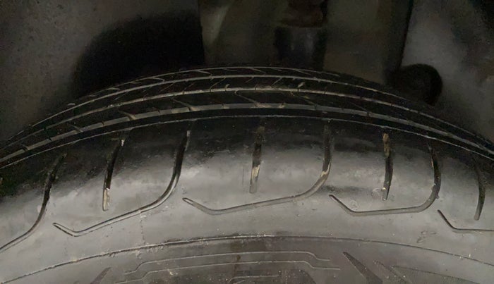 2023 KIA SELTOS  HTK 1.5 PETROL MT, Petrol, Manual, 20,556 km, Left Rear Tyre Tread