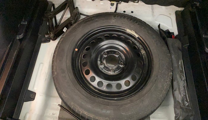 2023 KIA SELTOS  HTK 1.5 PETROL MT, Petrol, Manual, 20,556 km, Spare Tyre