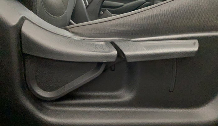 2023 KIA SELTOS  HTK 1.5 PETROL MT, Petrol, Manual, 20,556 km, Driver Side Adjustment Panel