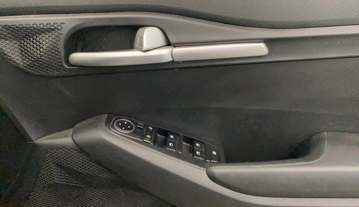 2023 KIA SELTOS  HTK 1.5 PETROL MT, Petrol, Manual, 20,556 km, Driver Side Door Panels Control