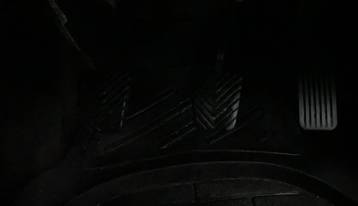 2023 KIA SELTOS  HTK 1.5 PETROL MT, Petrol, Manual, 20,556 km, Pedals