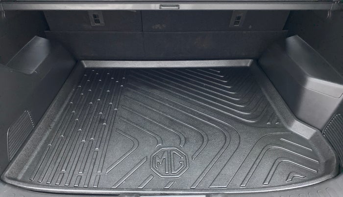 2021 MG HECTOR SHARP DCT PETROL, Petrol, Automatic, 8,832 km, Boot Inside