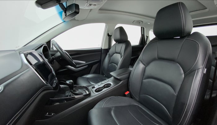 2021 MG HECTOR SHARP DCT PETROL, Petrol, Automatic, 8,832 km, Right Side Front Door Cabin