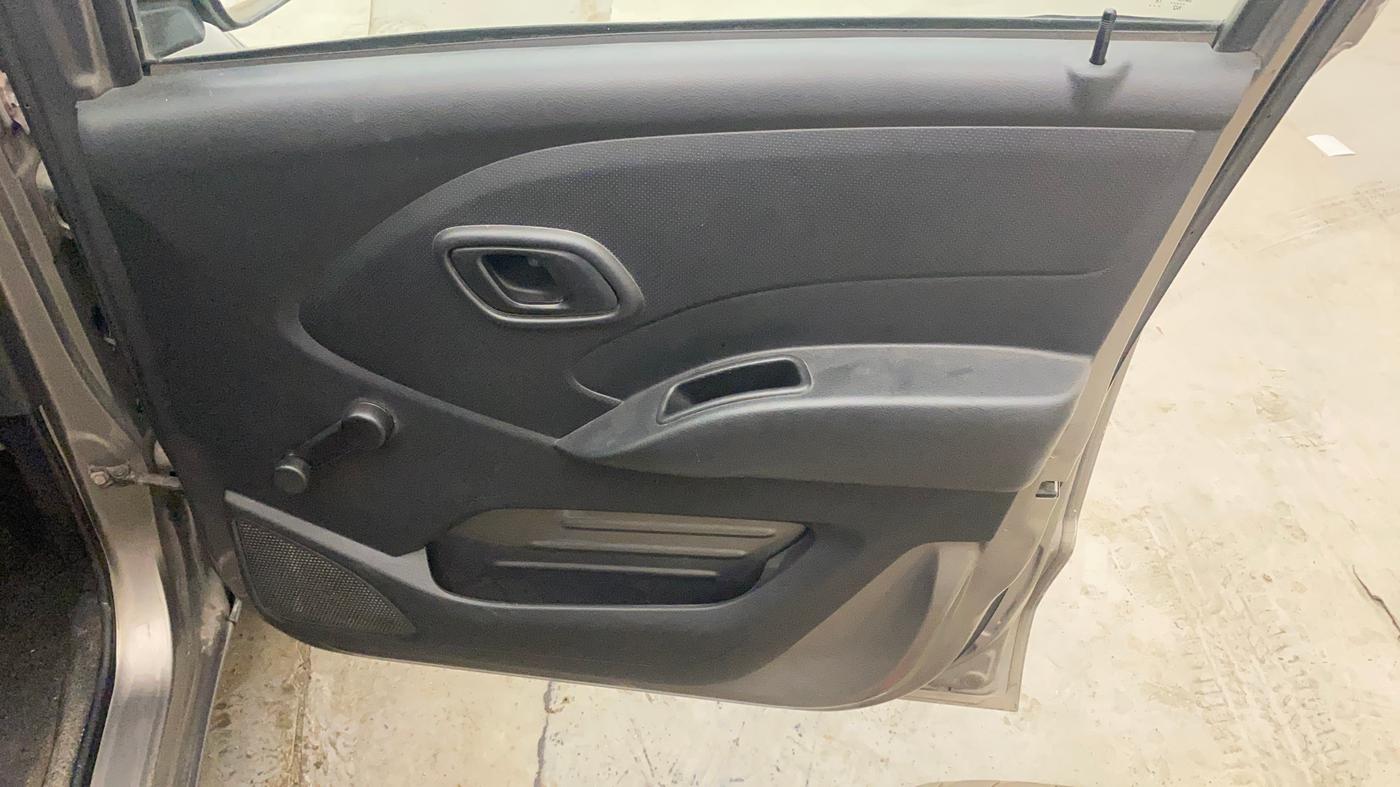 2018 Datsun Redi Go D, Petrol, Manual, 22,314 km, Driver Side Door Panels Control
