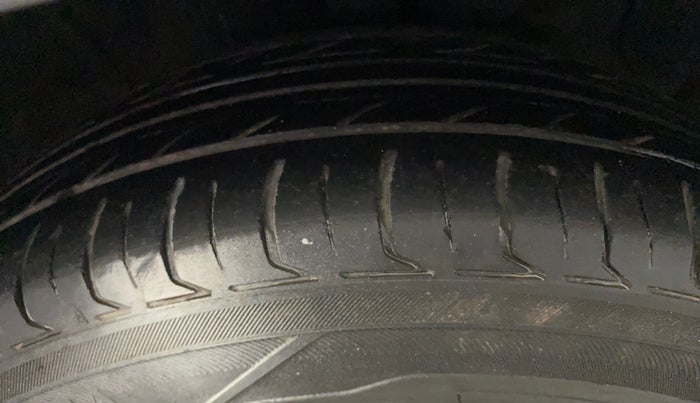 2018 Hyundai NEW SANTRO SPORTZ MT, Petrol, Manual, 94,399 km, Right Front Tyre Tread