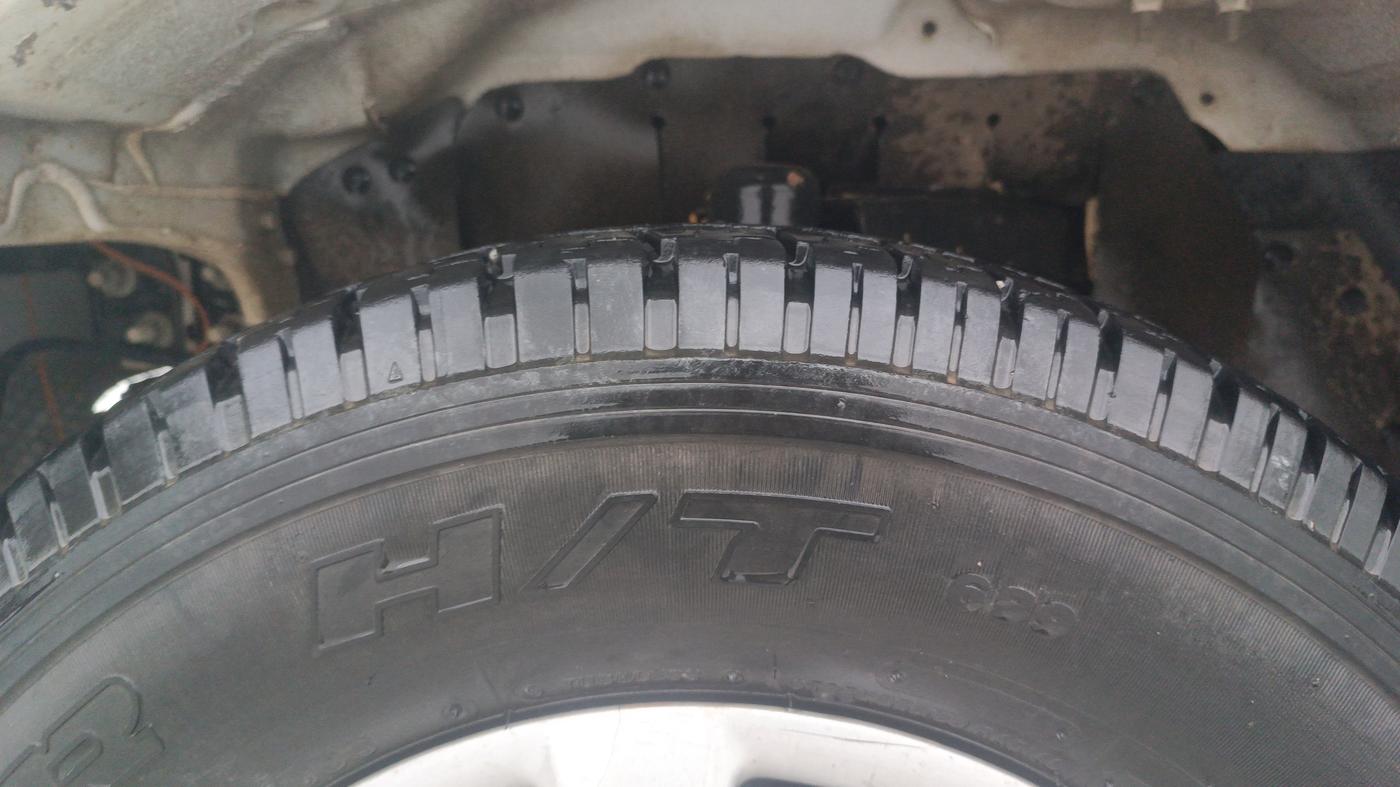 2021 Mahindra Bolero B6 (O), Diesel, Manual, 34,805 km, Left Front Tyre Tread