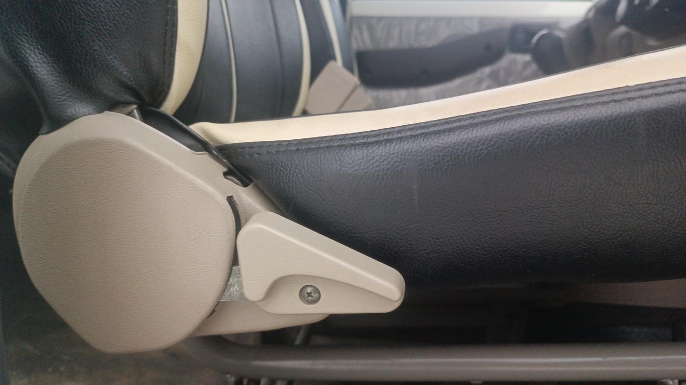 2021 Mahindra Bolero B6 (O), Diesel, Manual, 34,805 km, Driver Side Adjustment Panel