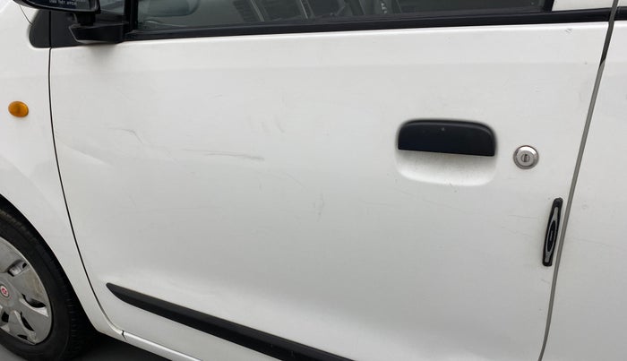 2012 Maruti Wagon R 1.0 LXI, CNG, Manual, 72,983 km, Front passenger door - Slightly dented