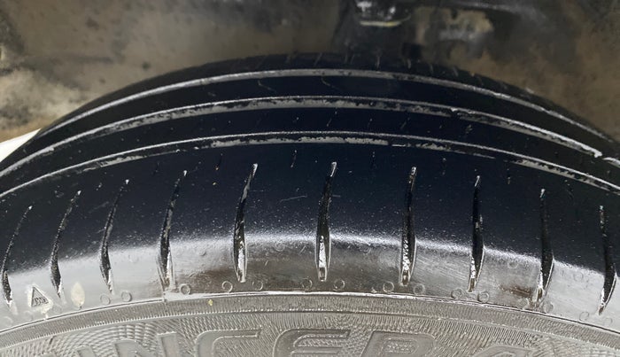 2012 Maruti Wagon R 1.0 LXI, CNG, Manual, 72,983 km, Left Front Tyre Tread