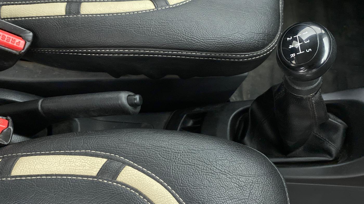 2012 Maruti Wagon R 1.0 LXI, CNG, Manual, 72,983 km, Gear Lever