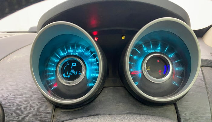 2016 Mahindra XUV500 W10 AT, Diesel, Automatic, 1,10,388 km, Odometer Image