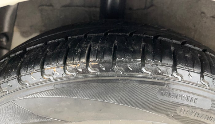 2018 Hyundai Grand i10 MAGNA 1.2 KAPPA VTVT, Petrol, Manual, 69,272 km, Right Rear Tyre Tread