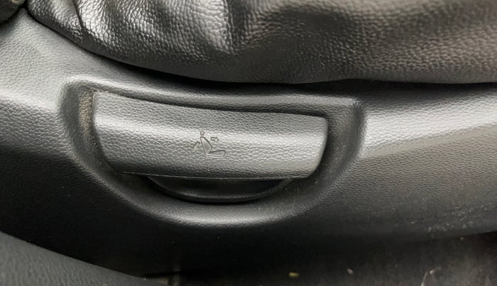 2018 Hyundai Grand i10 MAGNA 1.2 KAPPA VTVT, Petrol, Manual, 69,272 km, Driver Side Adjustment Panel