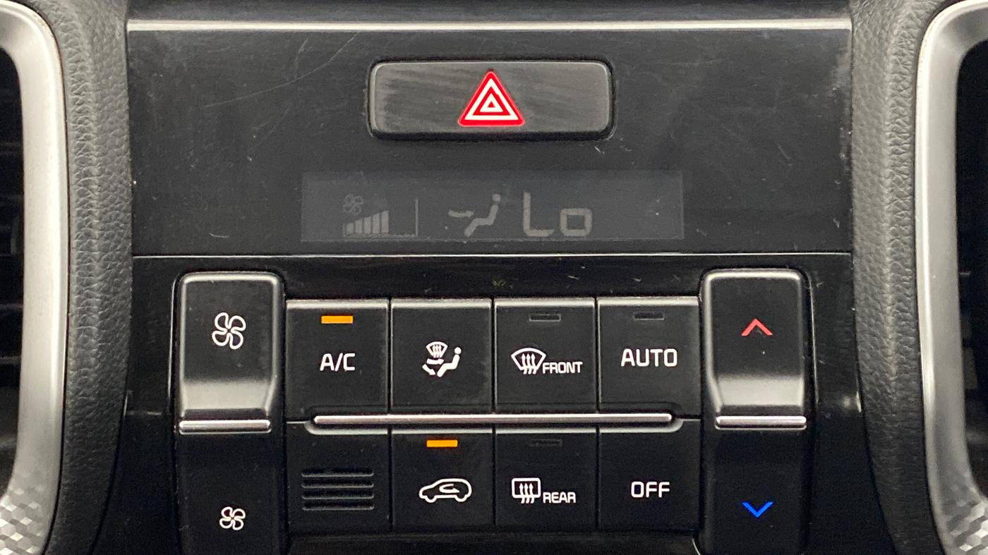 2020 KIA SONET HTK PLUS, Petrol, Manual, 38,471 km, Automatic Climate Control