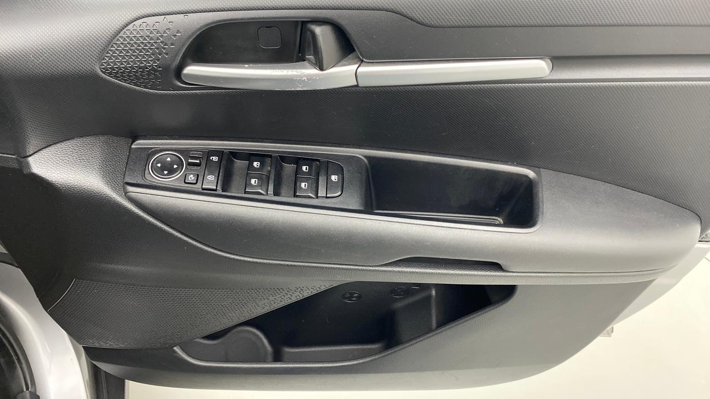 2020 KIA SONET HTK PLUS, Petrol, Manual, 38,471 km, Driver Side Door Panels Control