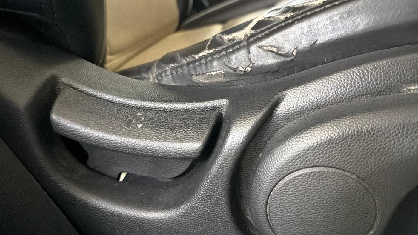 2018 Hyundai Elite i20 SPORTZ 1.2, Petrol, Manual, 1,00,200 km, Driver Side Adjustment Panel