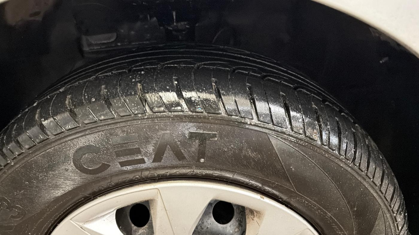 2018 Hyundai Elite i20 SPORTZ 1.2, Petrol, Manual, 1,00,200 km, Left Front Tyre Tread