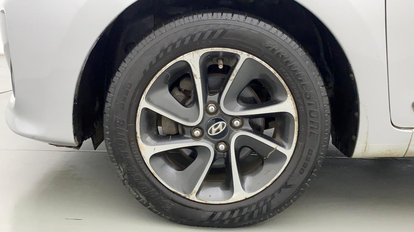 2017 Hyundai Grand i10 SPORTZ AT 1.2 KAPPA VTVT, Petrol, Automatic, 83,927 km, Left Front Wheel