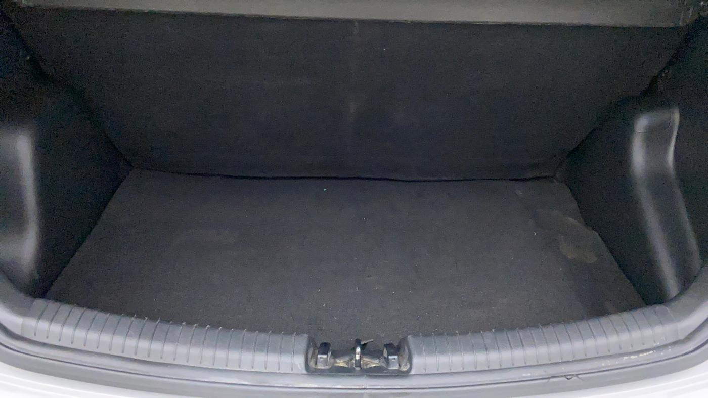 2017 Hyundai Grand i10 SPORTZ AT 1.2 KAPPA VTVT, Petrol, Automatic, 83,927 km, Boot Inside