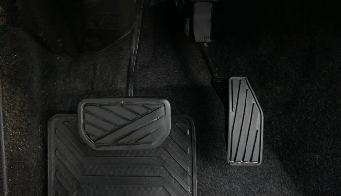 2020 Maruti XL6 ZETA AT, Petrol, Automatic, 41,156 km, Pedals