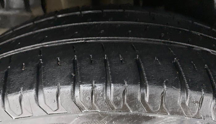 2020 Maruti XL6 ZETA AT, Petrol, Automatic, 41,156 km, Right Rear Tyre Tread