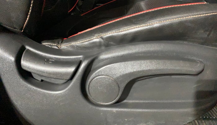 2016 Hyundai Creta BASE 1.6 PETROL, Petrol, Manual, 67,835 km, Driver Side Adjustment Panel