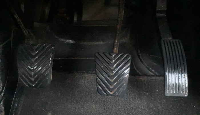 2017 Hyundai Elite i20 ASTA 1.2 (O), CNG, Manual, 1,39,563 km, Pedals