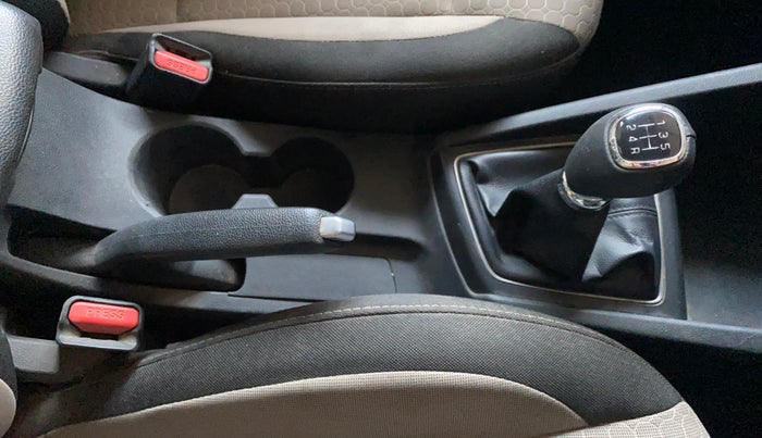 2017 Hyundai Elite i20 ASTA 1.2 (O), CNG, Manual, 1,39,563 km, Gear Lever