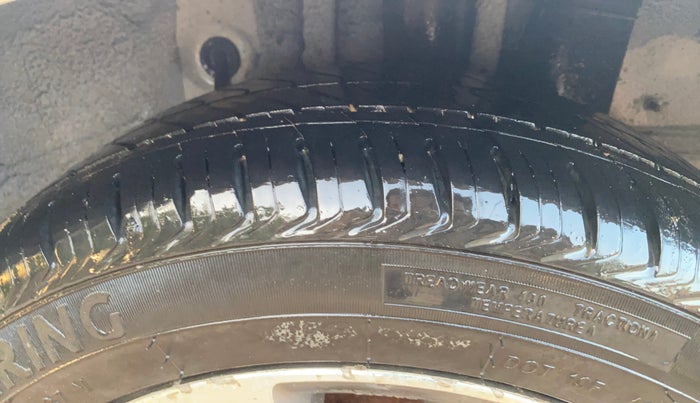 2017 Hyundai Elite i20 ASTA 1.2 (O), CNG, Manual, 1,39,563 km, Left Rear Tyre Tread