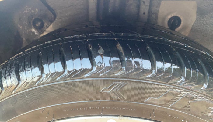 2017 Hyundai Elite i20 ASTA 1.2 (O), CNG, Manual, 1,39,563 km, Right Rear Tyre Tread