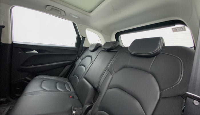 2019 MG HECTOR SHARP 1.5 DCT PETROL, Petrol, Automatic, 43,120 km, Right Side Rear Door Cabin