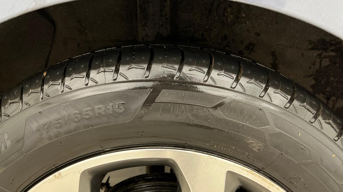 2014 Hyundai Xcent SX 1.2, Petrol, Manual, 83,787 km, Right Rear Tyre Tread