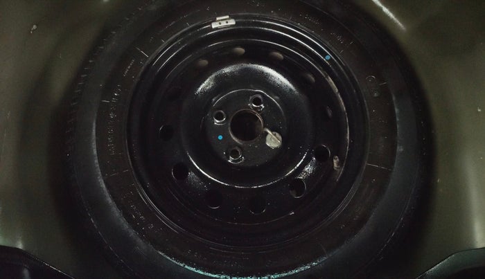 2015 Maruti Swift VXI, Petrol, Manual, 68,004 km, Spare Tyre