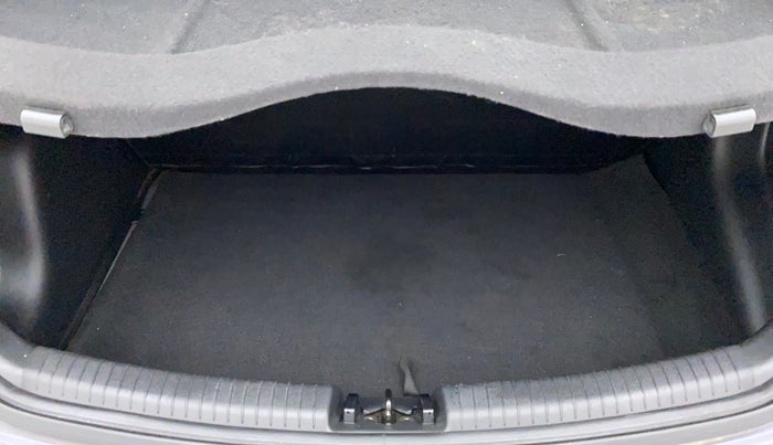 2017 Hyundai Grand i10 MAGNA AT 1.2 KAPPA VTVT, Petrol, Automatic, 21,368 km, Boot Inside