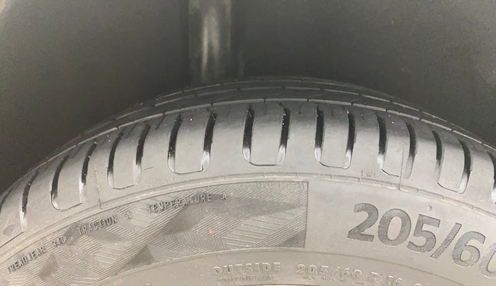 2019 Ford Ecosport TITANIUM 1.5L PETROL AT, Petrol, Automatic, 67,695 km, Right Rear Tyre Tread