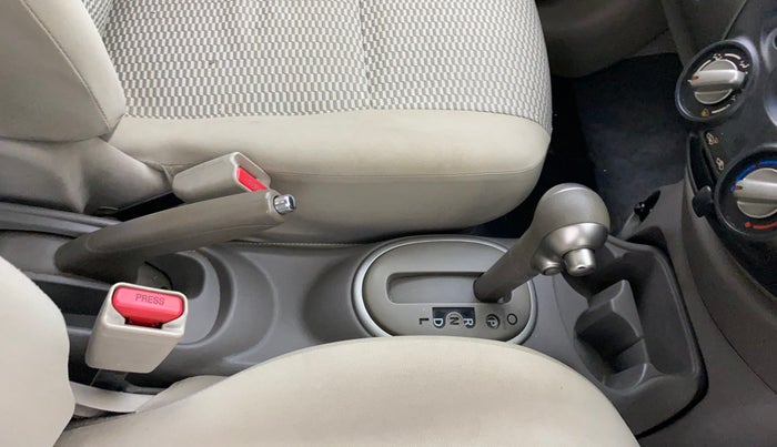 2016 Nissan Micra XL CVT, Petrol, Automatic, 47,444 km, Gear Lever