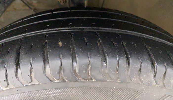 2022 Maruti Ertiga VXI CNG, CNG, Manual, 21,141 km, Left Front Tyre Tread