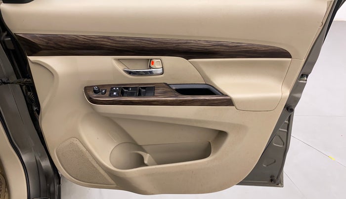 2022 Maruti Ertiga VXI CNG, CNG, Manual, 21,141 km, Driver Side Door Panels Control