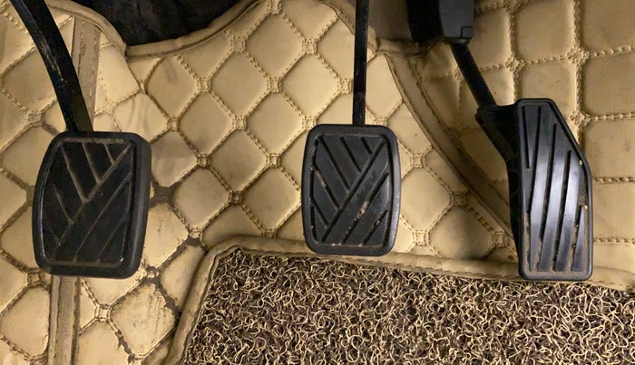 2022 Maruti Ertiga VXI CNG, CNG, Manual, 21,141 km, Pedals