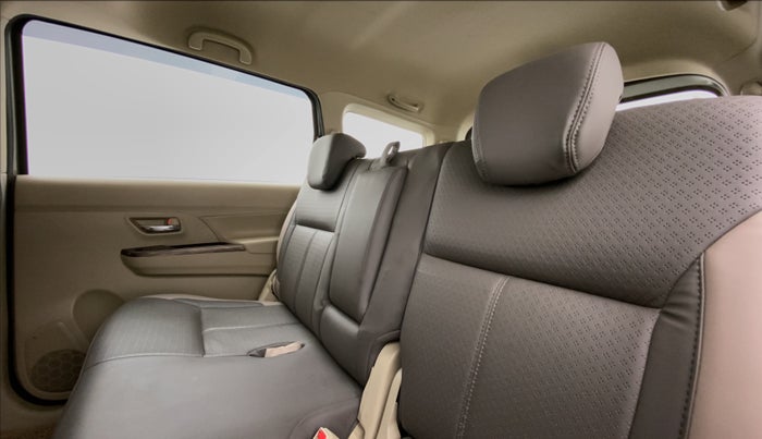 2022 Maruti Ertiga VXI CNG, CNG, Manual, 21,141 km, Right Side Rear Door Cabin