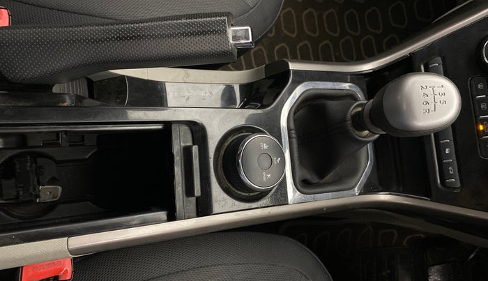 2018 Tata NEXON XZ PLUS DIESEL DUAL TONE, Diesel, Manual, 61,495 km, Gear Lever