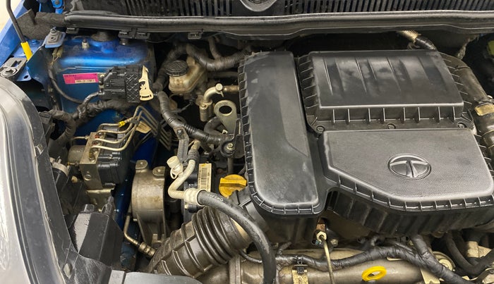 2018 Tata NEXON XZ PLUS DIESEL DUAL TONE, Diesel, Manual, 61,495 km, Engine View - Right