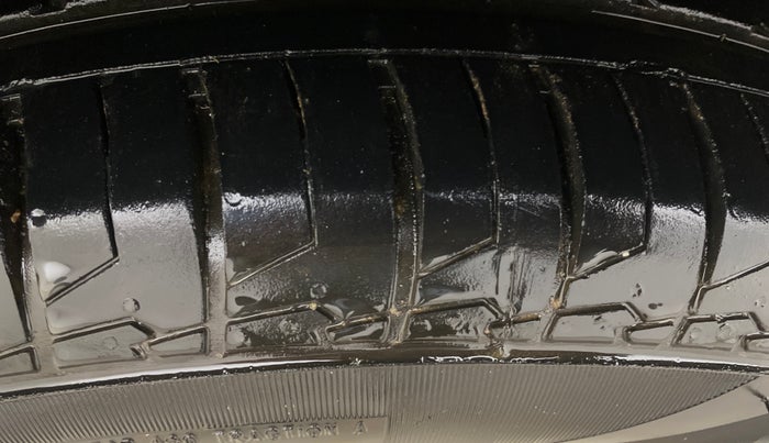 2018 Tata NEXON XZ PLUS DIESEL DUAL TONE, Diesel, Manual, 61,495 km, Left Front Tyre Tread