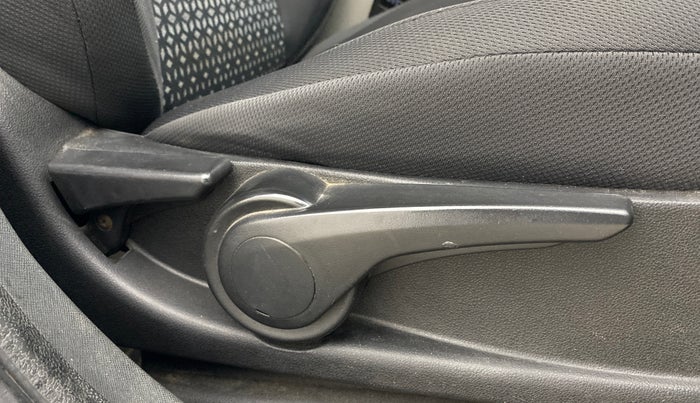 2018 Tata NEXON XZ PLUS DIESEL DUAL TONE, Diesel, Manual, 61,495 km, Driver Side Adjustment Panel